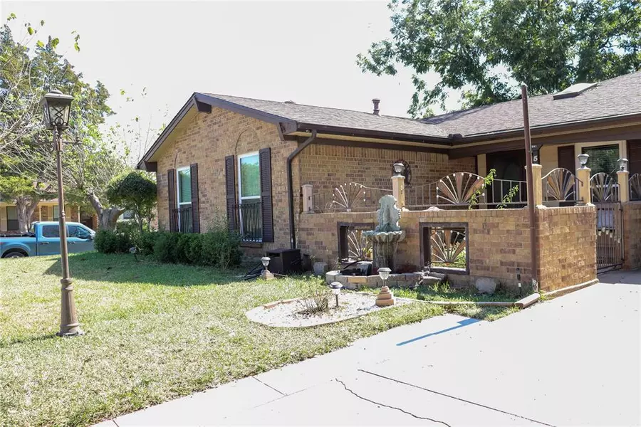 501 Kelley Drive, Everman, TX 76140