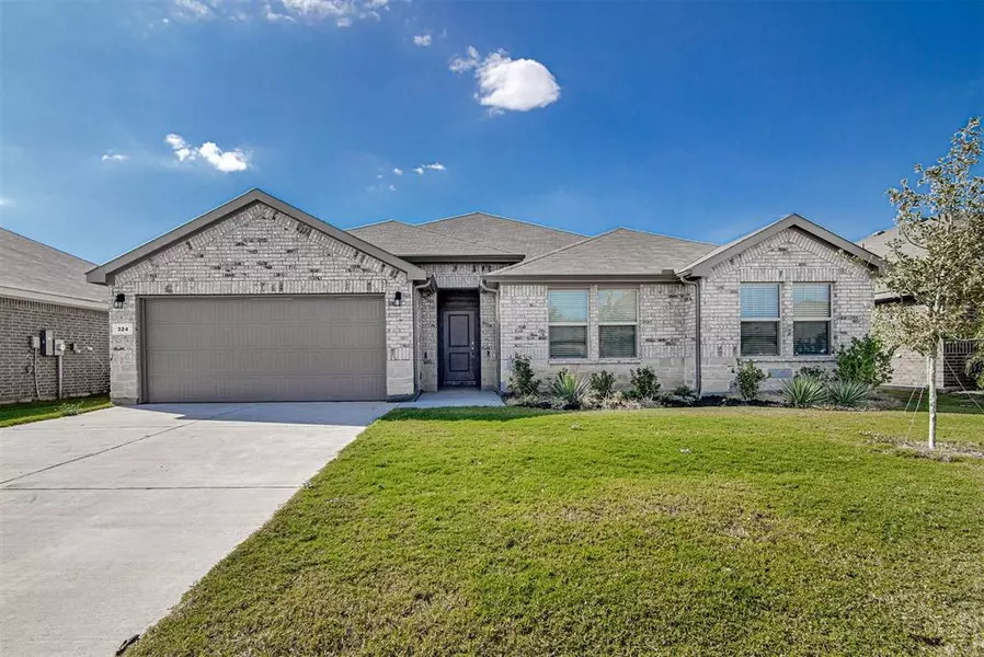 324 Clayton Road, Burleson, TX 76028