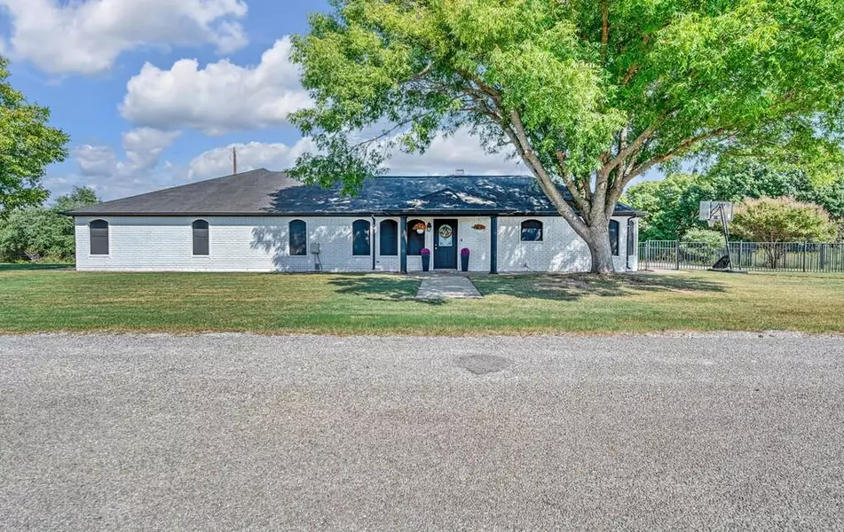 1211 Overlook Court, Whitney, TX 76692