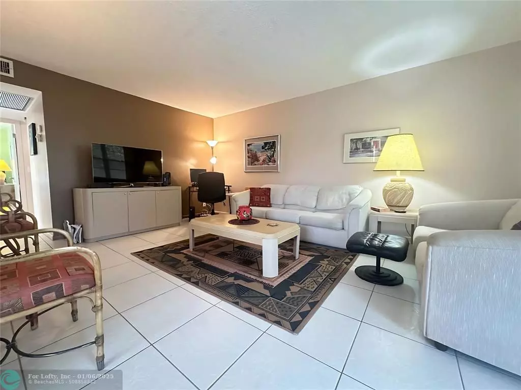 Deerfield Beach, FL 33442,288 Ventnor S  #288