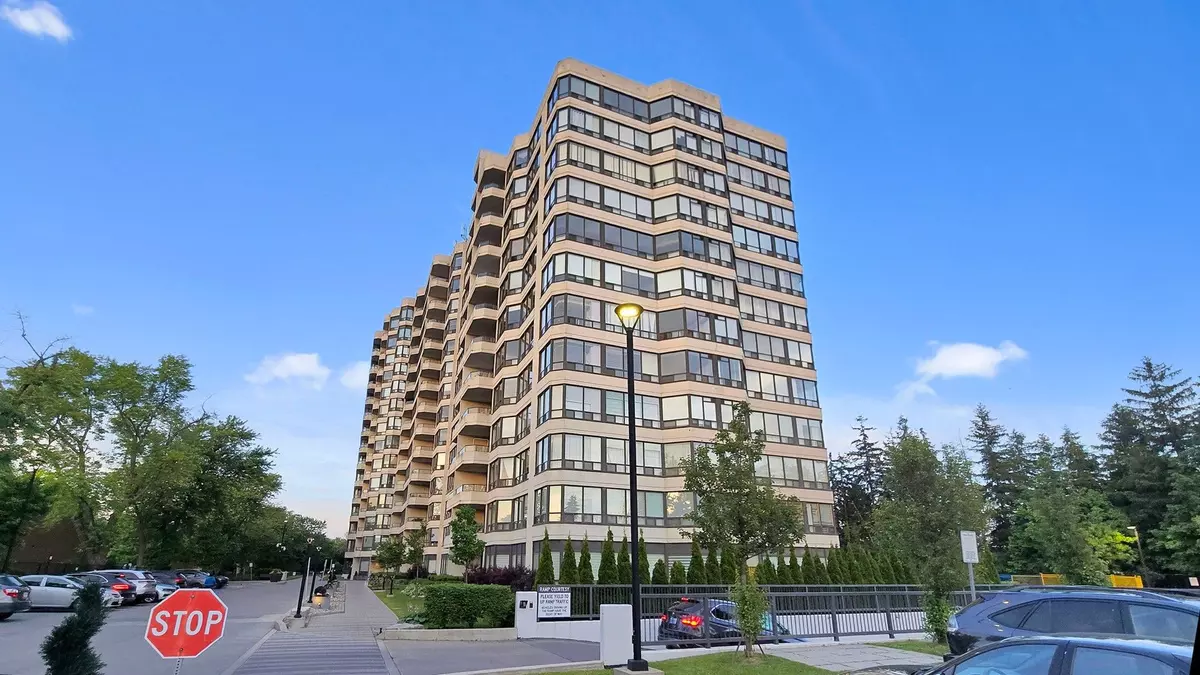 Richmond Hill, ON L4B 3J7,8501 Bayview AVE #907