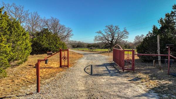 Weatherford, TX 76088,10537 Lone Star Road