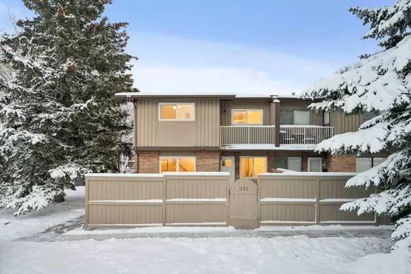 1055 72 AVE Northwest #111, Calgary, AB T2K 5S4