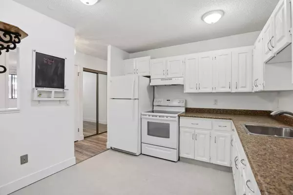 Calgary, AB T2V 4N5,521 57 AVE Southwest #205