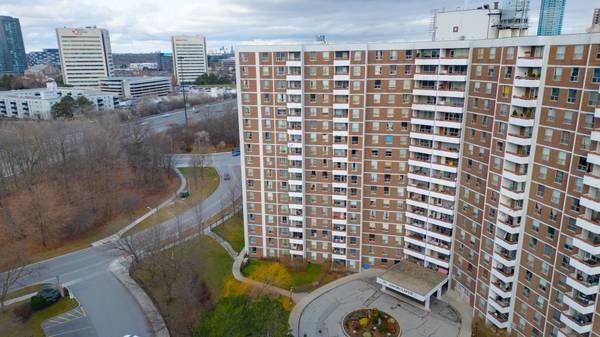 10 Edgecliff Golfway #309, Toronto C11, ON M3C 3A3