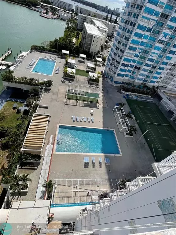 North Miami Beach, FL 33160,18071 Biscayne Blvd  #1201