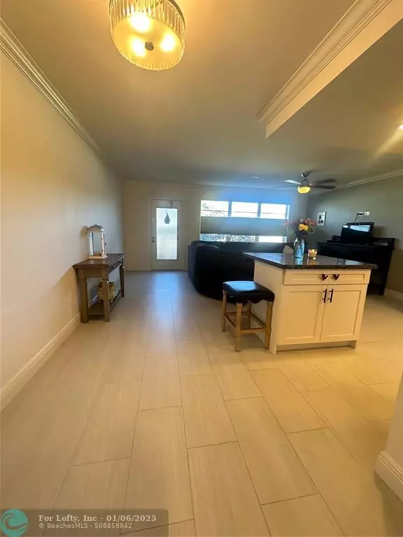 Deerfield Beach, FL 33442,10 Farnham A  #10