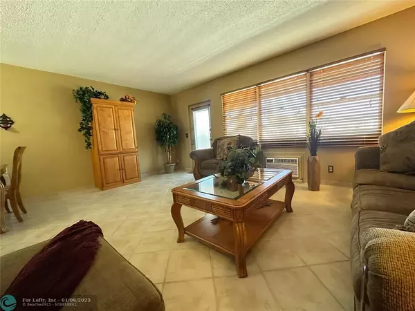 Deerfield Beach, FL 33442,165 Tilford H  #165