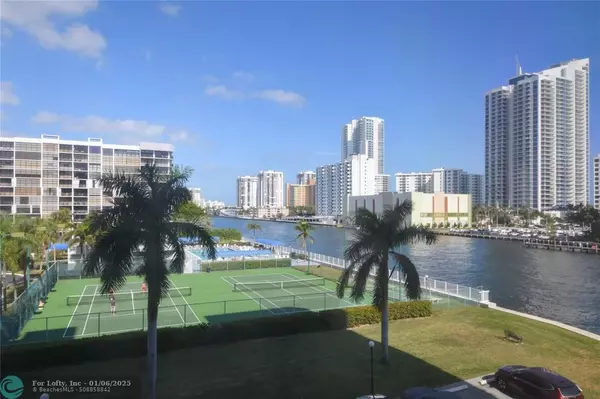 Hallandale Beach, FL 33009,400 LESLIE  #419