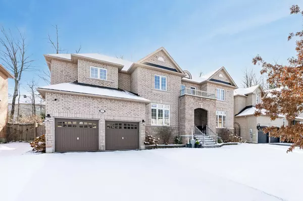 28 Camelot SQ, Barrie, ON L4M 0C3