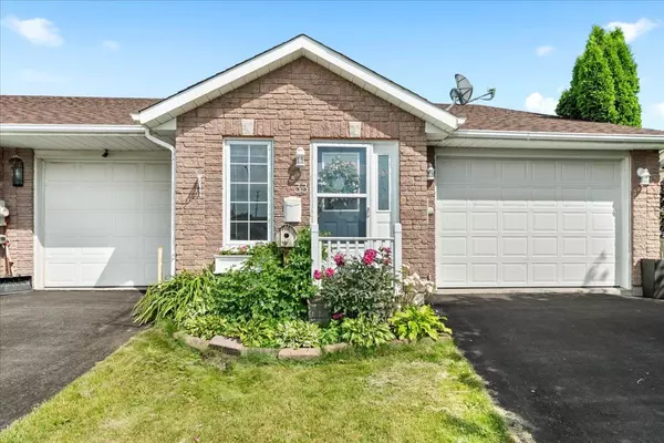 Belleville, ON K8P 5L5,33 Alder CT