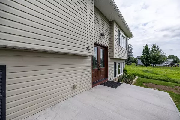 Lennox & Addington, ON K7R 3K8,23 Bayview DR