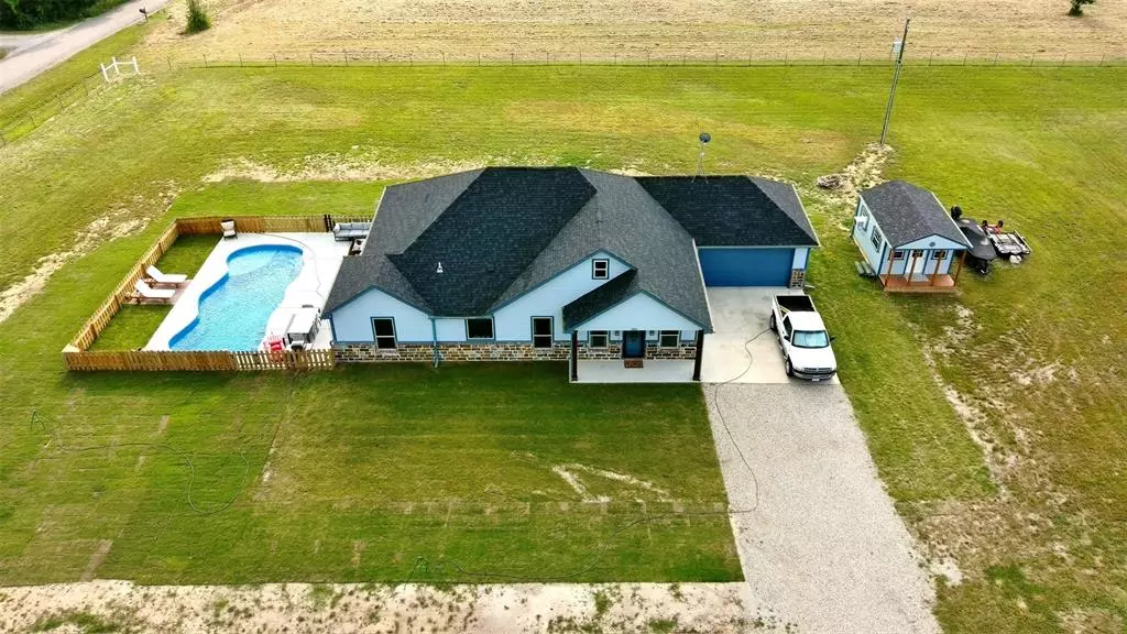 4822 County Road 1037, Celeste, TX 75423