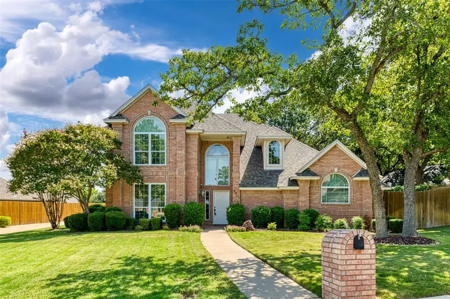 6901 Hunter Cove Drive, Arlington, TX 76001