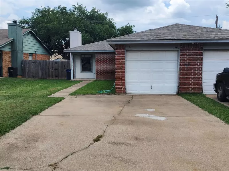 342 Spring Branch Lane, Kennedale, TX 76060