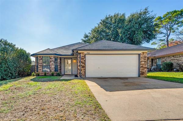 7508 Little Rock Lane, Fort Worth, TX 76120