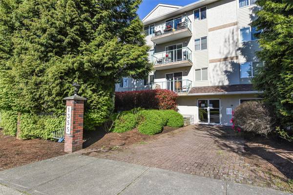 1355 Cumberland Rd #201, Courtenay, BC V9N 2G1