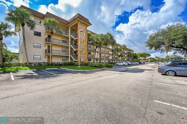 4970 E Sabal Palm Blvd  #210, Tamarac, FL 33319