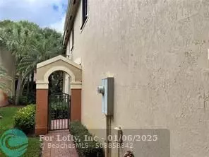 Weston, FL 33332,4335 Vineyard Cir  #4335