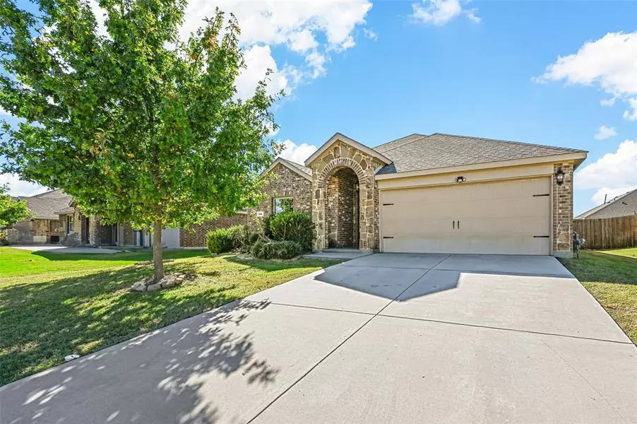 231 Clydesdale Street, Waxahachie, TX 75165