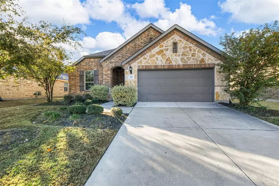 916 Water Garden Circle, Little Elm, TX 75068