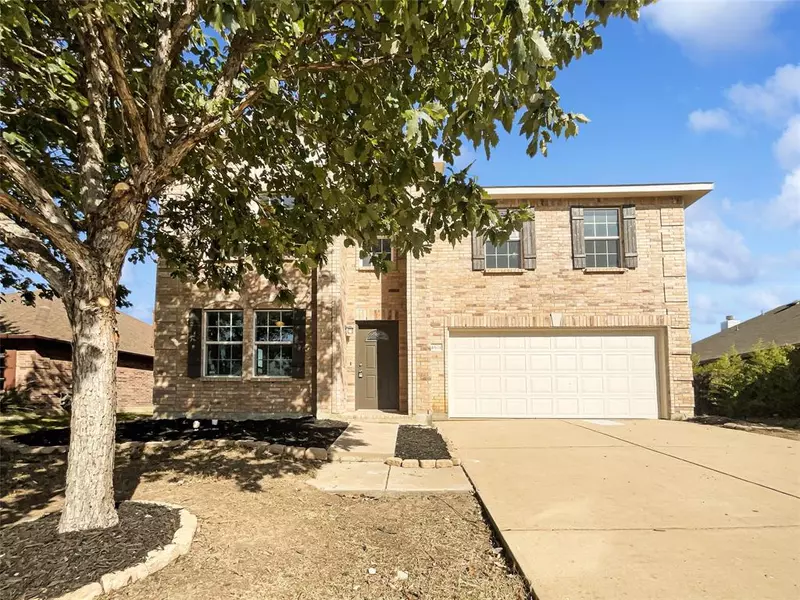 4621 Prairie Crossing Drive, Fort Worth, TX 76244