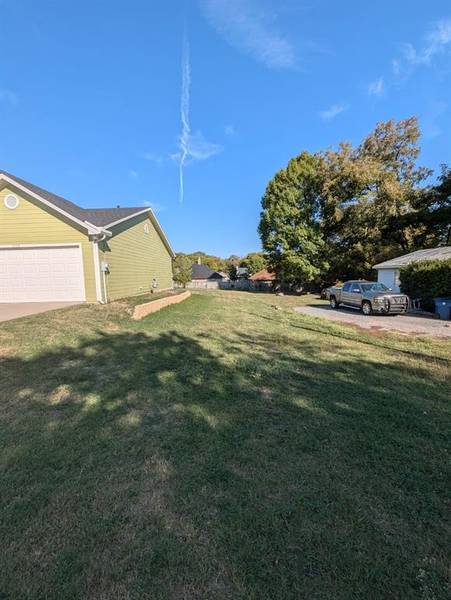 E Fulton Street, Van Alstyne, TX 75495