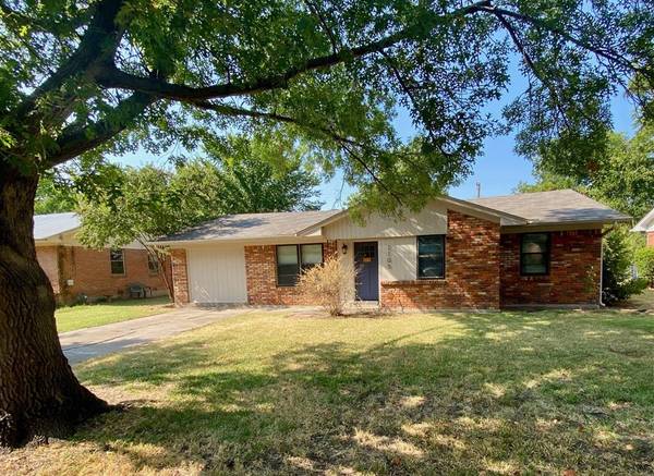 1105 Laguna Drive,  Denton,  TX 76209