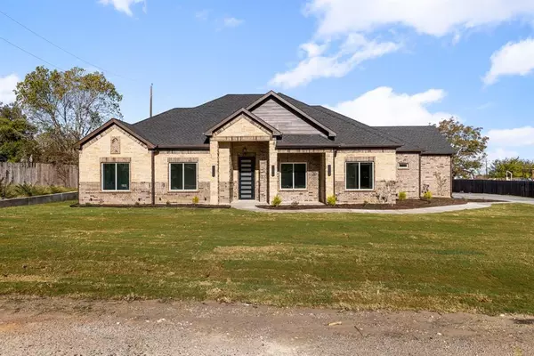 612 Overhill Road, Granbury, TX 76048