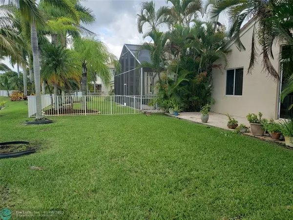 Pembroke Pines, FL 33332,19416 SW 65th St