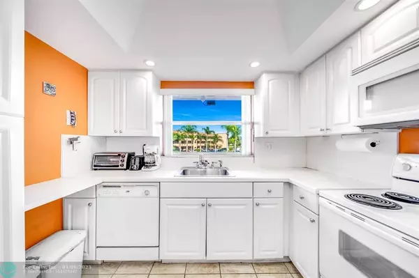 Sunrise, FL 33322,9741 Sunrise Lakes Blvd  #202