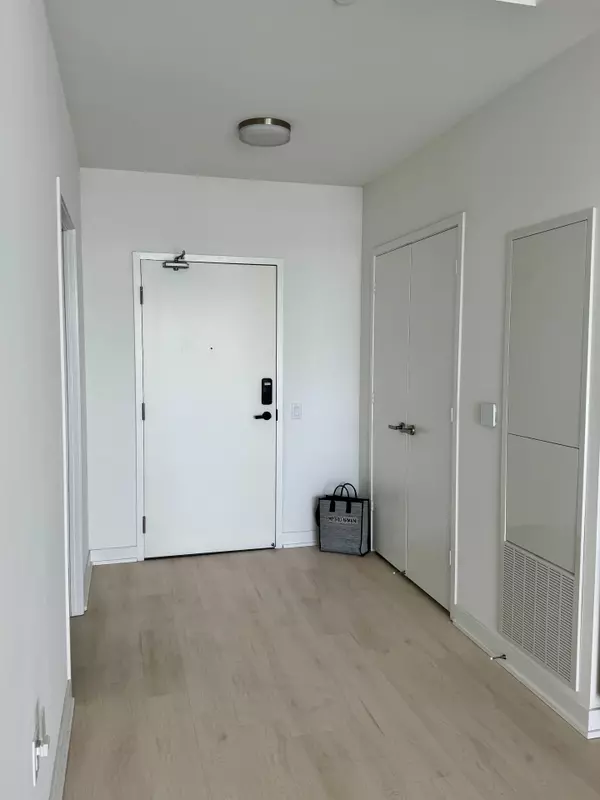 Mississauga, ON L5B 0M3,3900 Confederation Pkwy E #4211