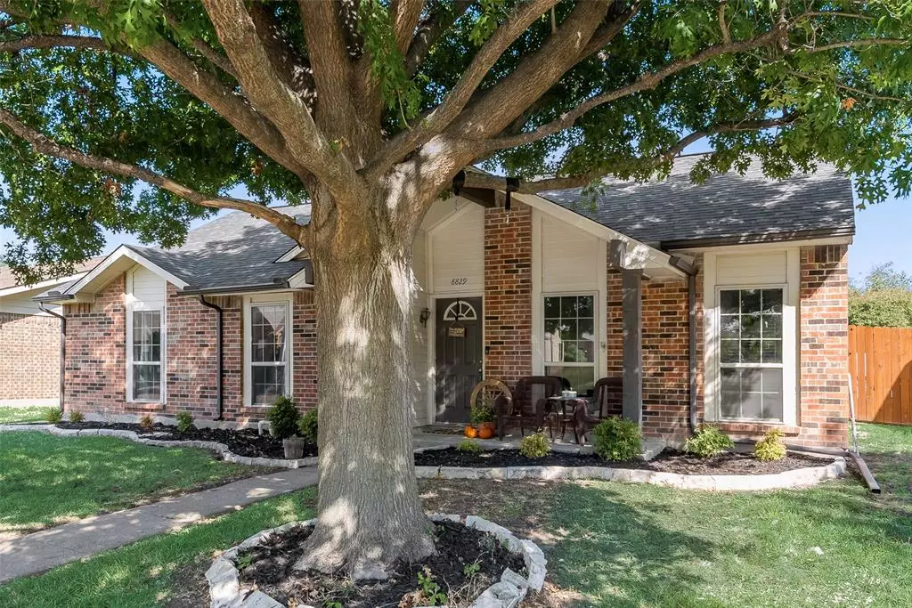 Rowlett, TX 75088,8829 Denver Street