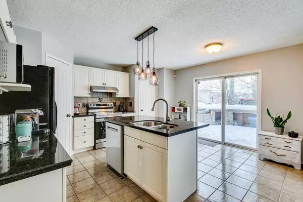 Calgary, AB T2Z2W1,559 Douglas Glen BLVD SE