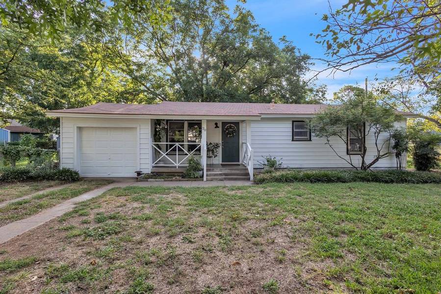 20 Lynn Court, Hurst, TX 76053