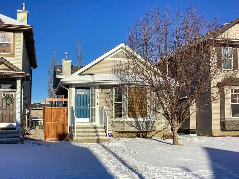 207 Cranberry Close SE, Calgary, AB T3M 0B5