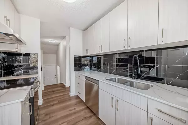 56 Bedford CIR Northeast, Calgary, AB T3K 1L1