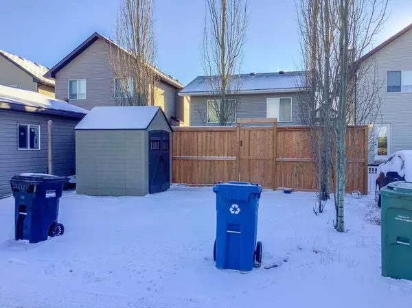 Calgary, AB T3M 0B5,207 Cranberry Close SE