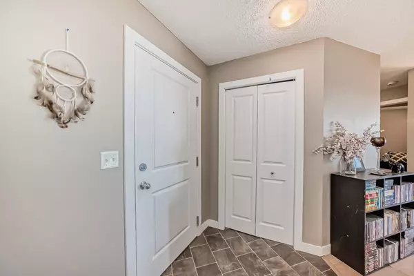 Calgary, AB T3J0S9,15 Saddlestone WAY Northeast #308