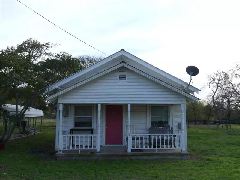 100 Spring Street, Forestburg, TX 76239