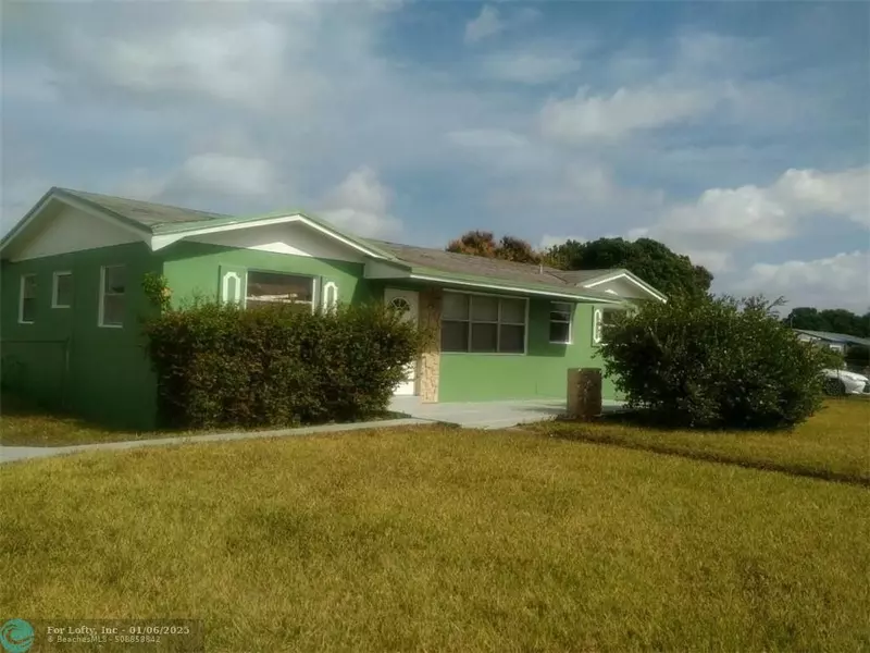 2951 NW 208th Ter, Miami Gardens, FL 33056