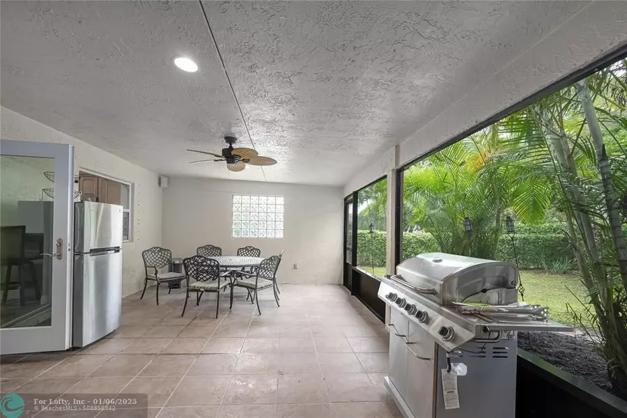 8645 NW 47th Dr, Coral Springs, FL 33067