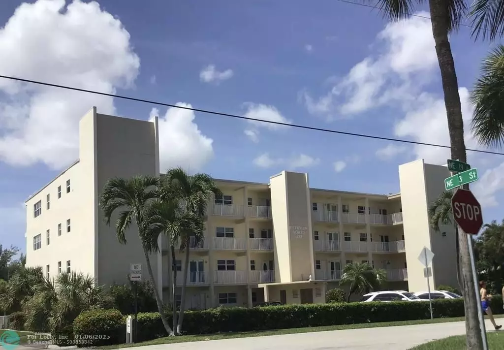 Deerfield Beach, FL 33441,333 NE 19th Ave  #305