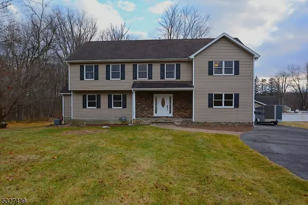 6 Ferrous Ct, Chester Boro, NJ 07930