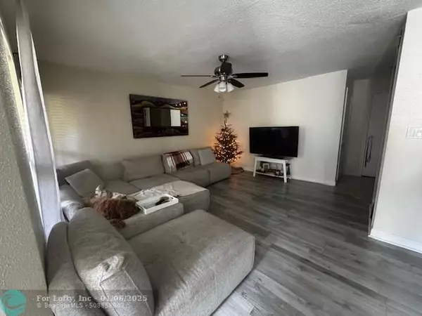 Coral Springs, FL 33071,777 Riverside Dr  #1524