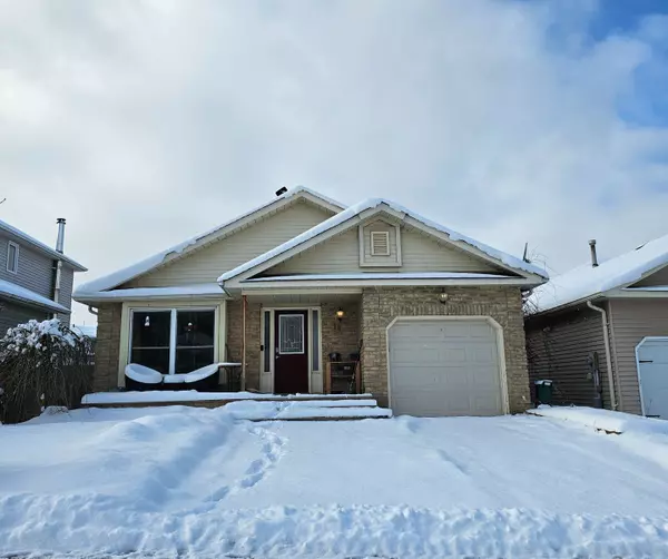 16 Gosney CRES W, Barrie, ON L4N 6T6