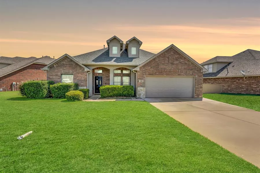 2989 Lakeview Circle, Burleson, TX 76028