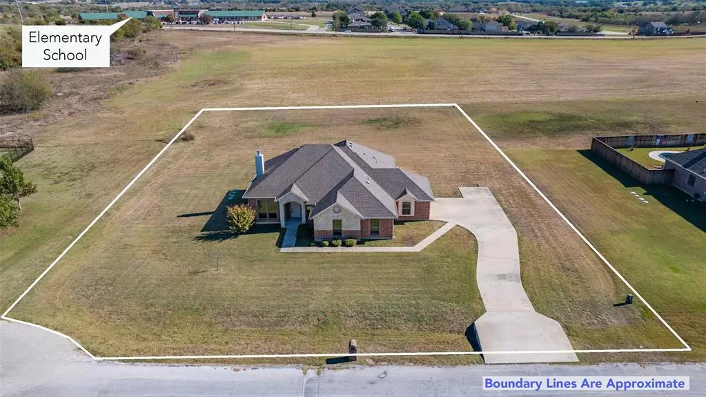 700 Stone Ridge Drive, Gainesville, TX 76240