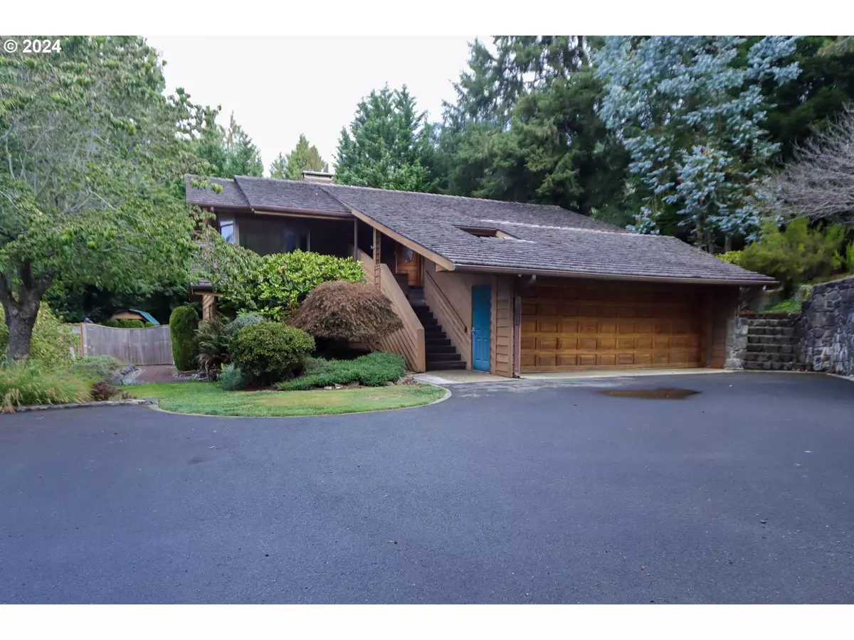 Coquille, OR 97423,94607 SHELLEY LN