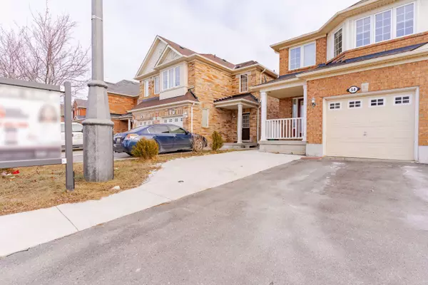 Peel, ON L6P 2Y7,54 COACHLIGHT CRES S